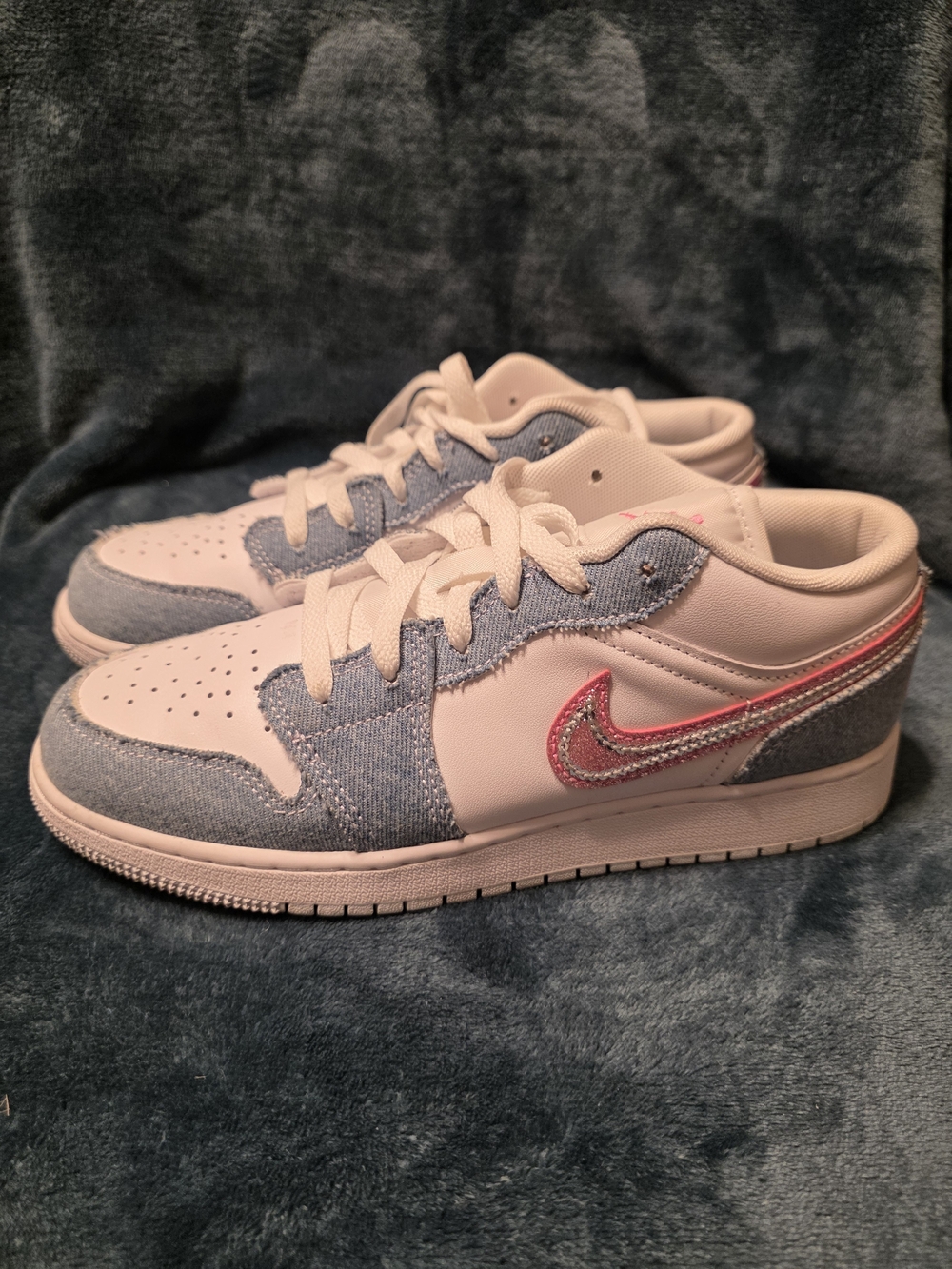 Youth Size 7/Women's 8.5 Pink and Light Blue Low-Top Jordan 1's